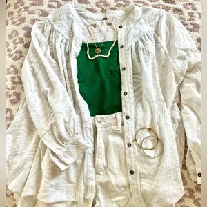 green j crew tank top 💚🍀